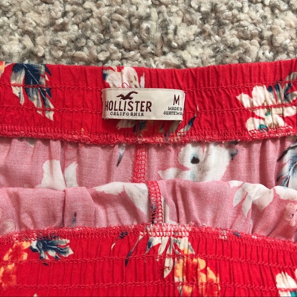 Red Floral Hollister flowy shorts - Picture 4 of 5
